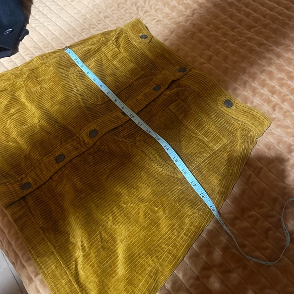 Madewell Gold Corduroy A-Line Mini Skirt Patch Pocket Edition Size 8 - Picture 12 of 13